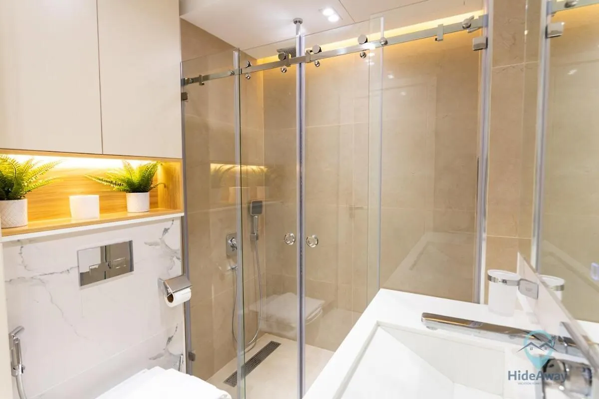 Apartamento Bright Modern 1Br Heart Of Jlt Skyline Views Dubái
