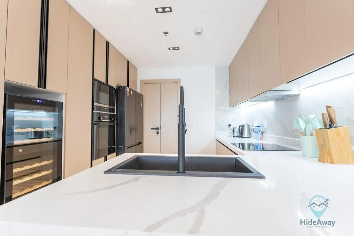 Apartamento Bright Modern 1Br Heart Of Jlt Skyline Views Dubái